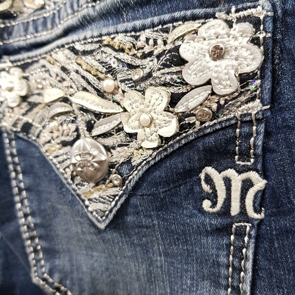 SOLD  - Miss Me Floral Pocket Mid-Rise Bootcut 28 - Picture 3 of 8